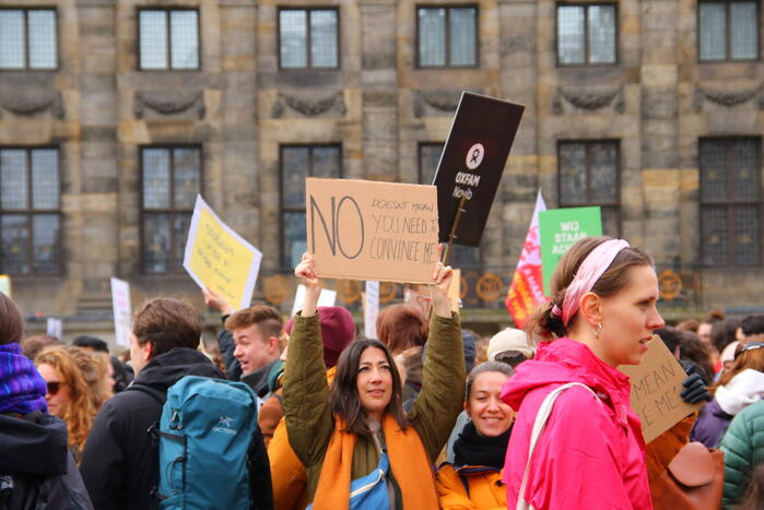 Grote drukte bij feminist march