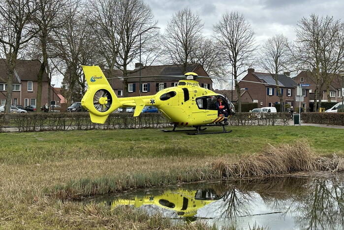Persoon gewond na val in woning
