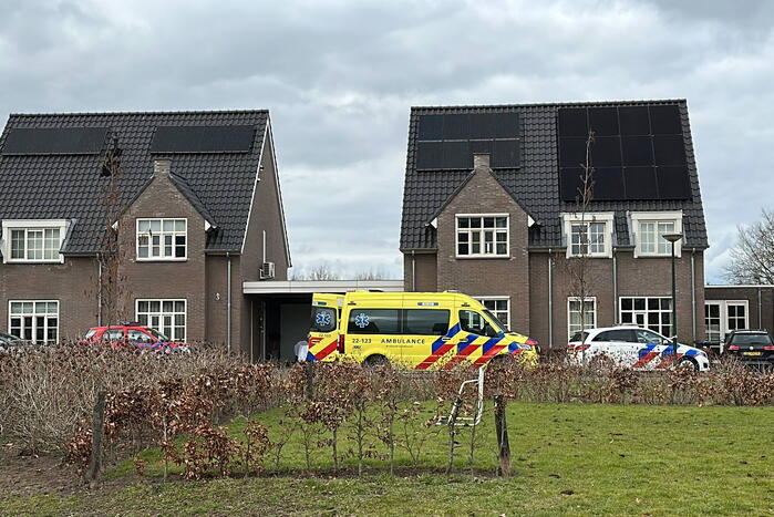 Persoon gewond na val in woning