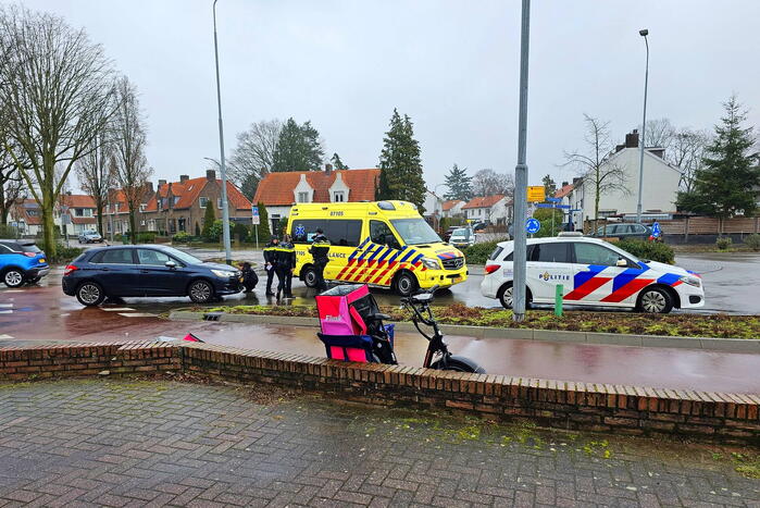 Flink bezorger aangereden door automobilist