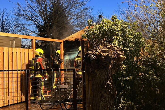 Schuur verwoest door uitslaande brand