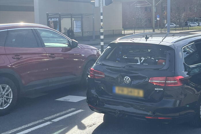 Aanrijding tussen twee personenauto's