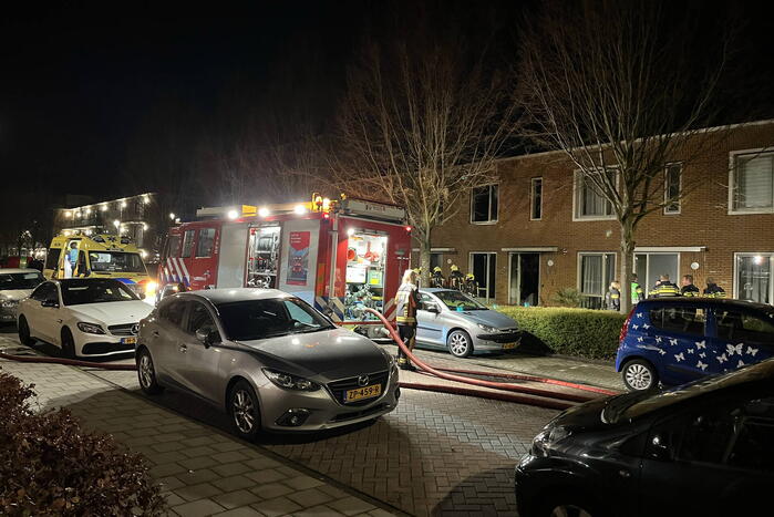 Traumahelikopter ingezet bij brand in woning