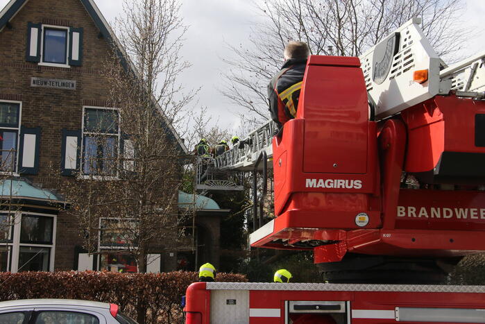Dakdeel laat los door harde wind
