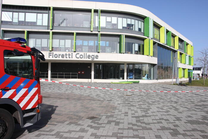 Schoolplein Fioretti College afgesloten na stormschade