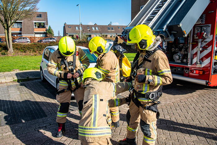 Zonnescherm laat los door harde wind