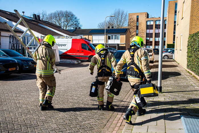 Zonnescherm laat los door harde wind