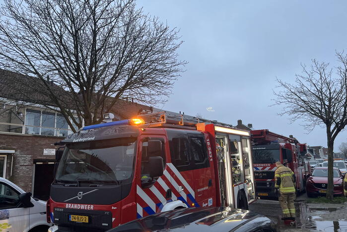 Persoon gewond bij flinke woningbrand