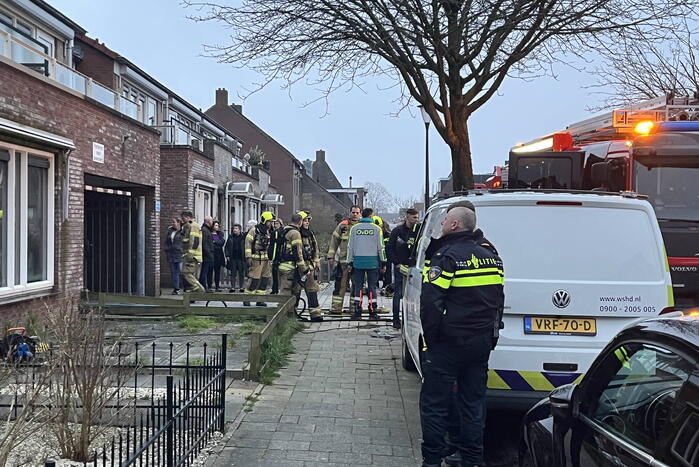 Persoon gewond bij flinke woningbrand