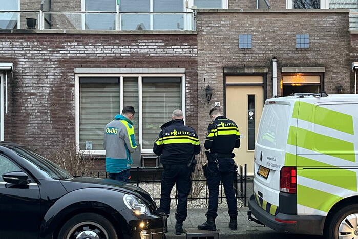 Persoon gewond bij flinke woningbrand
