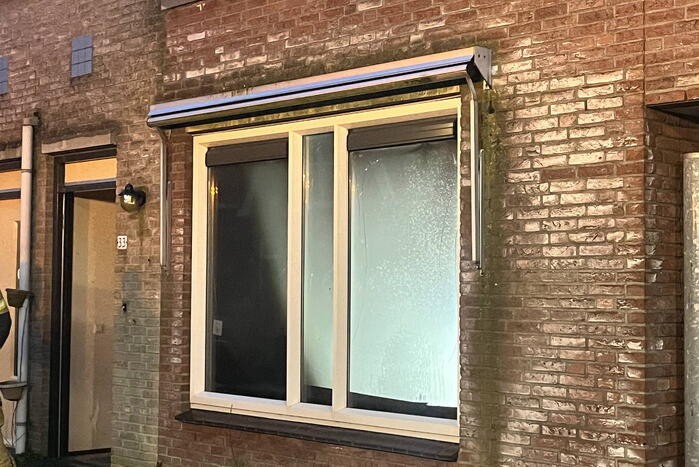 Persoon gewond bij flinke woningbrand