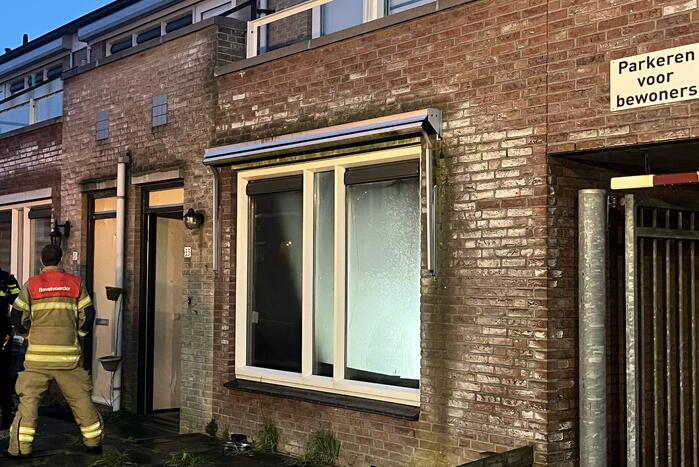 Persoon gewond bij flinke woningbrand