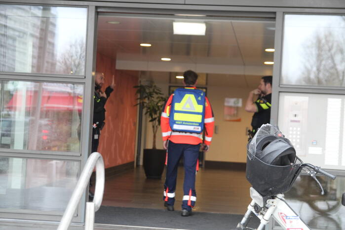Traumahelikopter ingezet voor incident in flatwoning