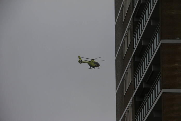 Traumahelikopter ingezet voor incident in flatwoning