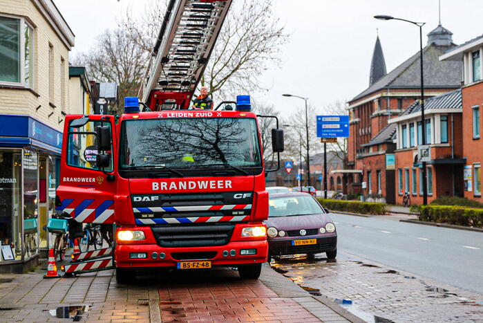 Grote zak vast in boom