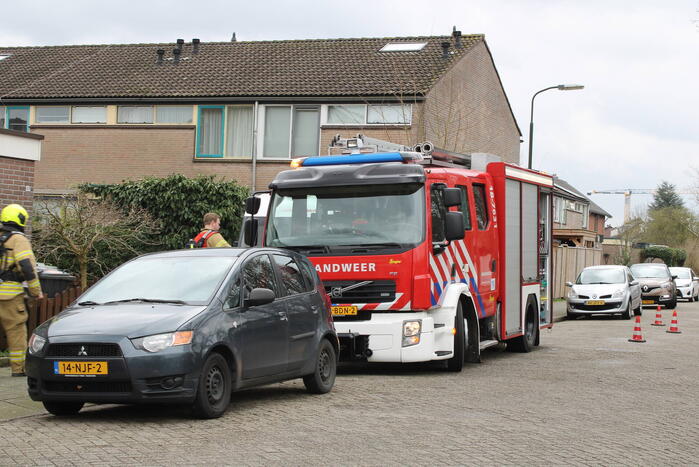 Brandweer verricht onderzoek wegens gaslucht