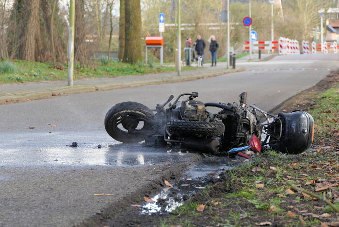 Scooter volledig uitgebrand