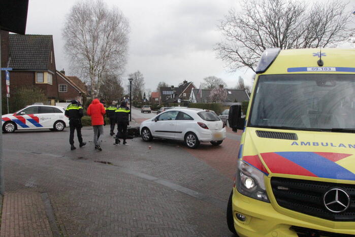 Scooterrijder gewond bij harde botsing met auto