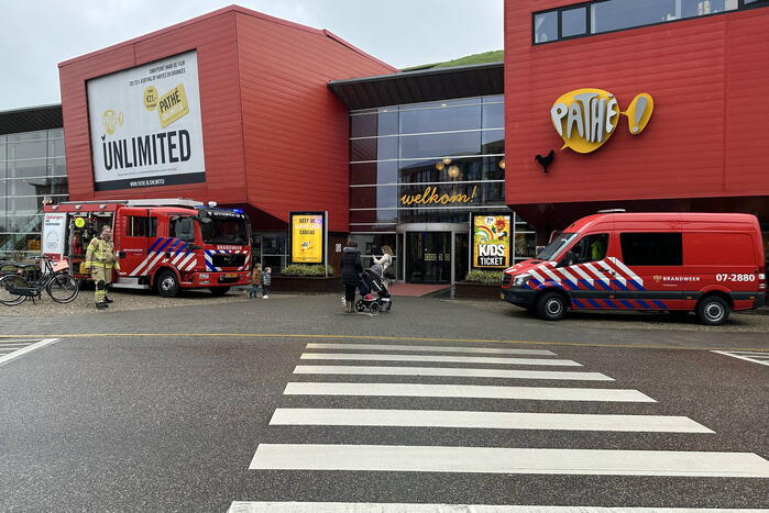 Brandweerthema bij kleuterbioscoop