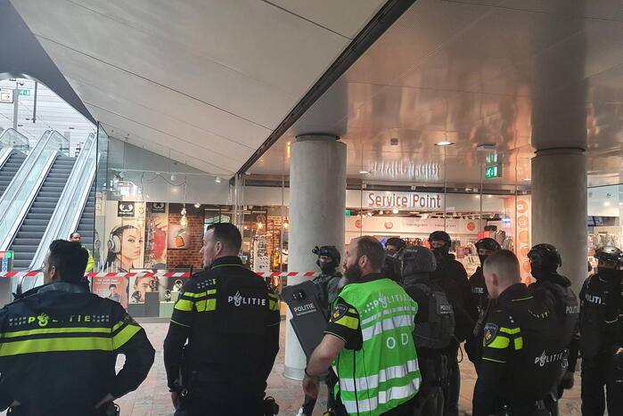 Massale inzet politie vanwege mogelijk vuurwapen