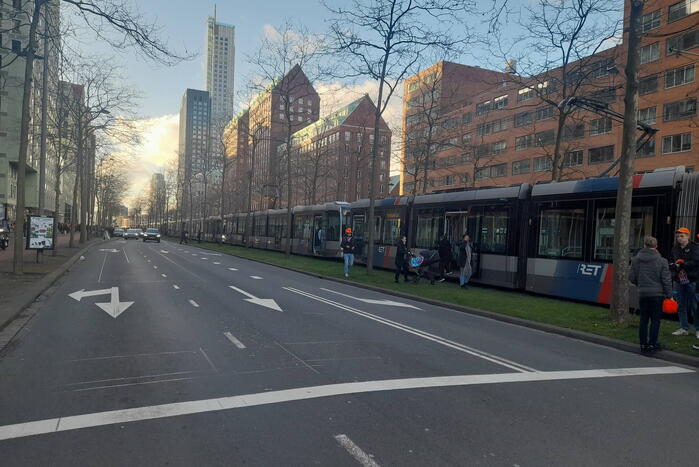 Tramverkeer richting Kuip plat door lastige reiziger en kapotte tram