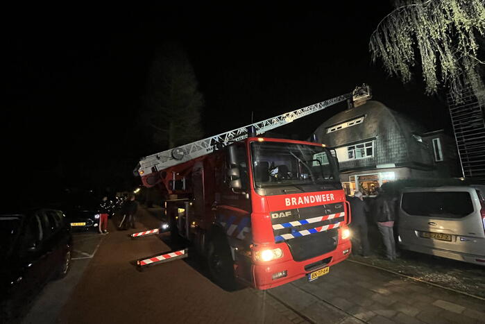 Brand in schoorsteen van woning