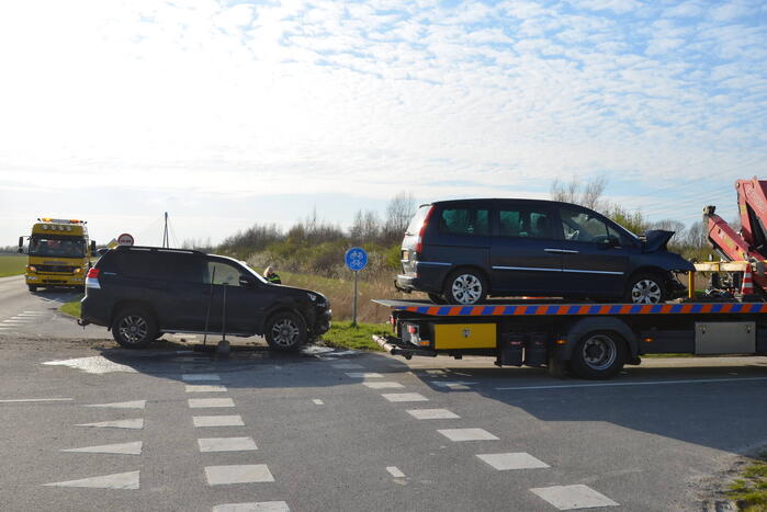 Veel schade na ongeval op kruising