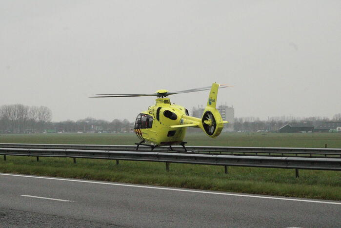 Snelweg afgesloten na ongeval met meerdere voertuigen