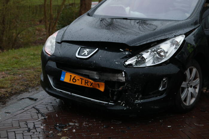 Frontale botsing op kruising