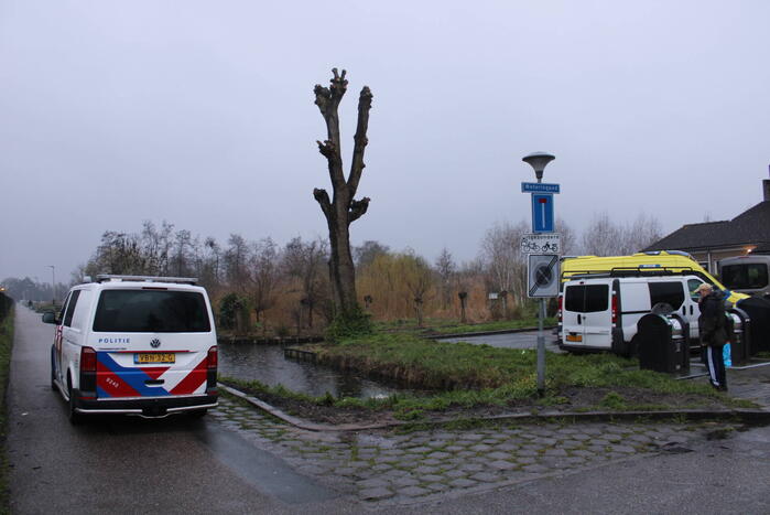 Persoon gered uit water