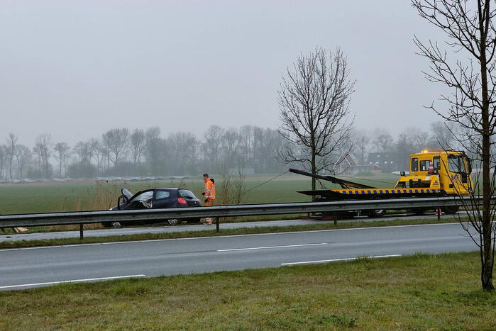 Bestuurder van auto belandt in sloot
