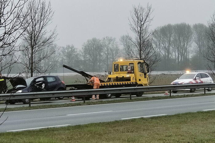 Bestuurder van auto belandt in sloot