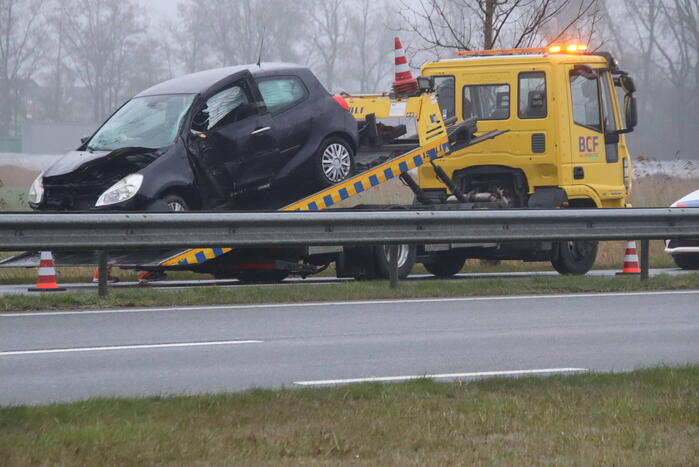 Bestuurder van auto belandt in sloot