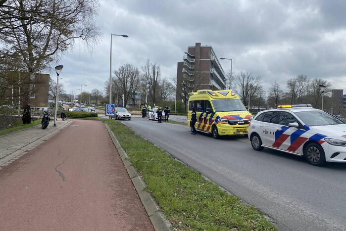 Motorrijder gaat hard onderuit