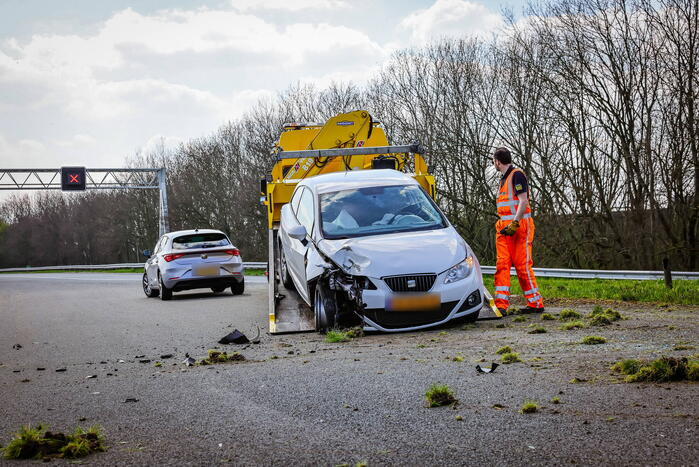 Beveiliger slaat met auto over de kop