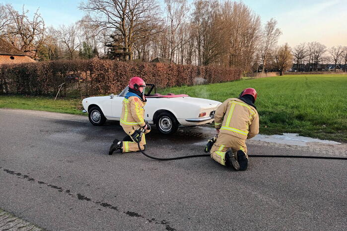 Rookontwikkeling door vastgelopen remmen bij old timer