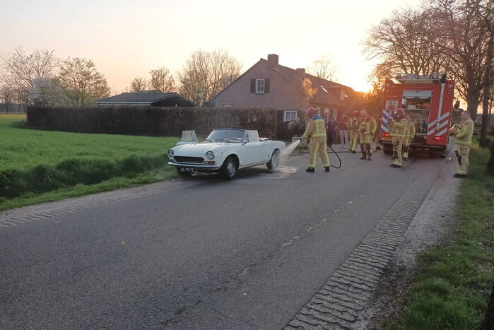 Rookontwikkeling door vastgelopen remmen bij old timer