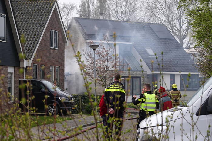 Woning beschadigd door brand in schuur