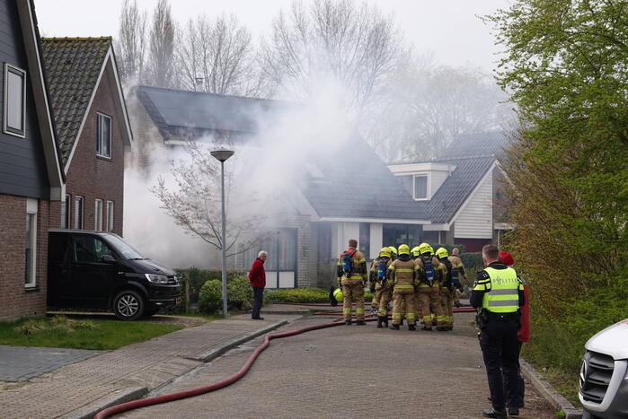 Woning beschadigd door brand in schuur
