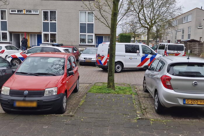 Dader op de vlucht na woningoverval