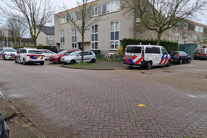 Dader op de vlucht na woningoverval