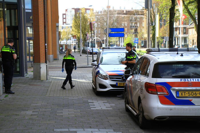 Man op fiets gewond bij botsing met auto