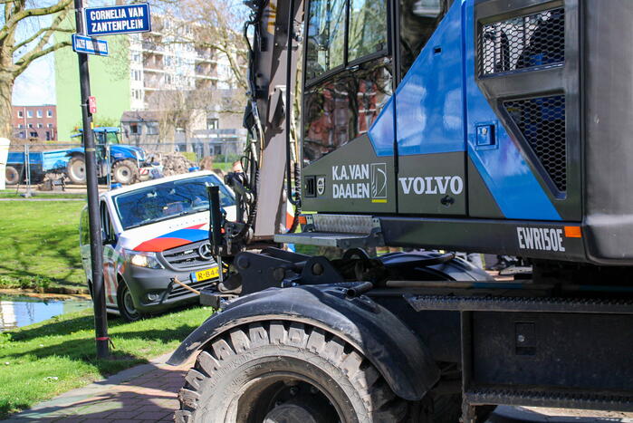 Graafmachine schiet politie te hulp