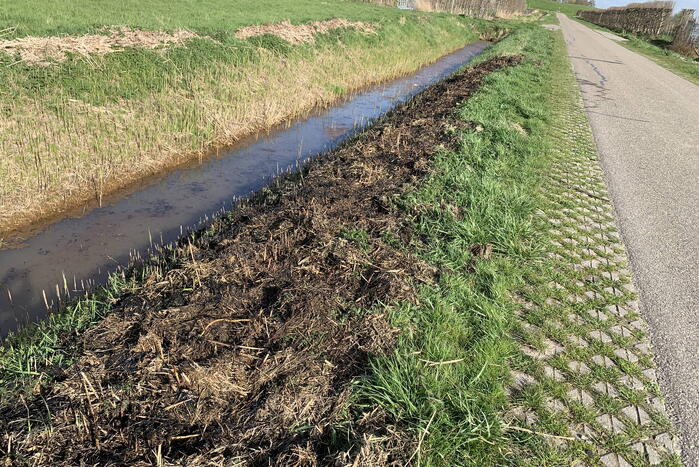 Bermbrand snel onder controle