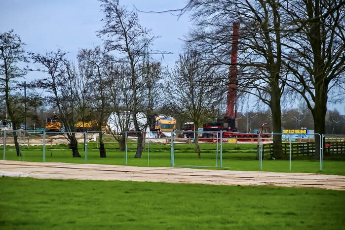 Bedrijven druk bezig berging treinstellen