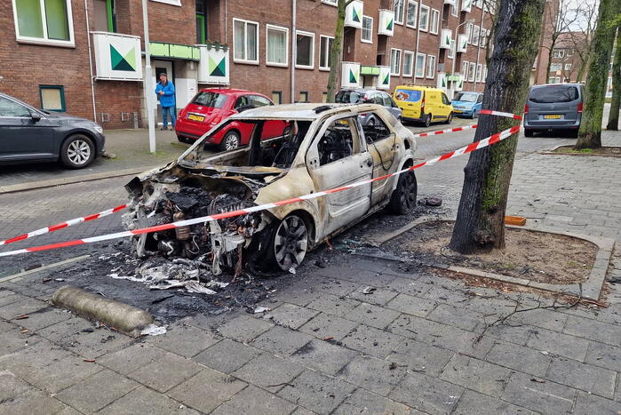 Auto verwoest door brand