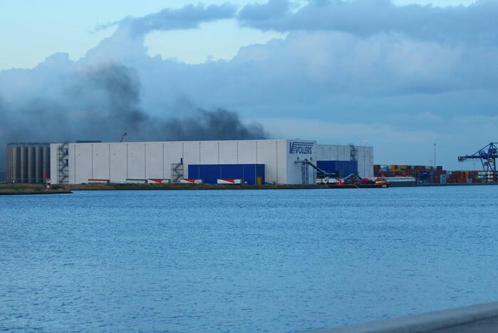 Zeer grote brand in cacao opslag