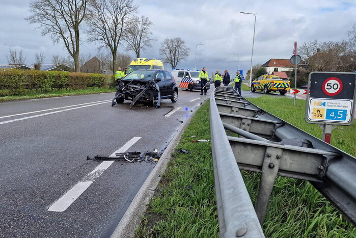 Weg afgesloten door flinke botsing