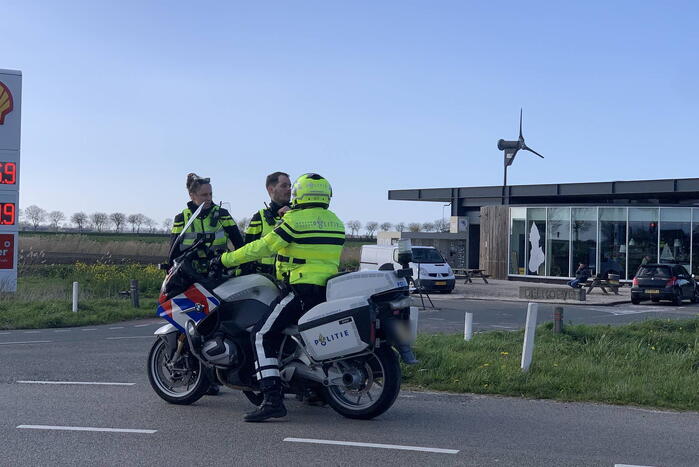 Politie houdt verkeerscontrole