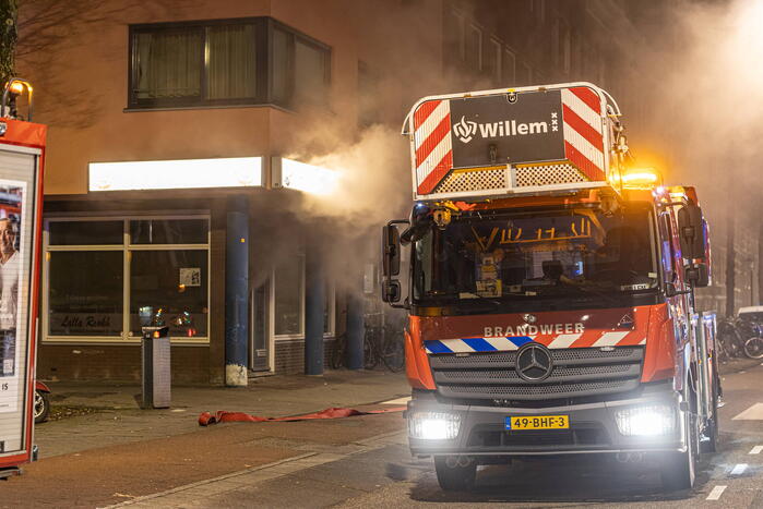 Gezin uit woning gered door brandweer